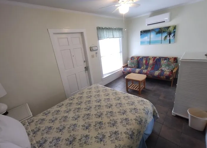 Guest house: The Angelina Guesthouse - Adult Exclusive