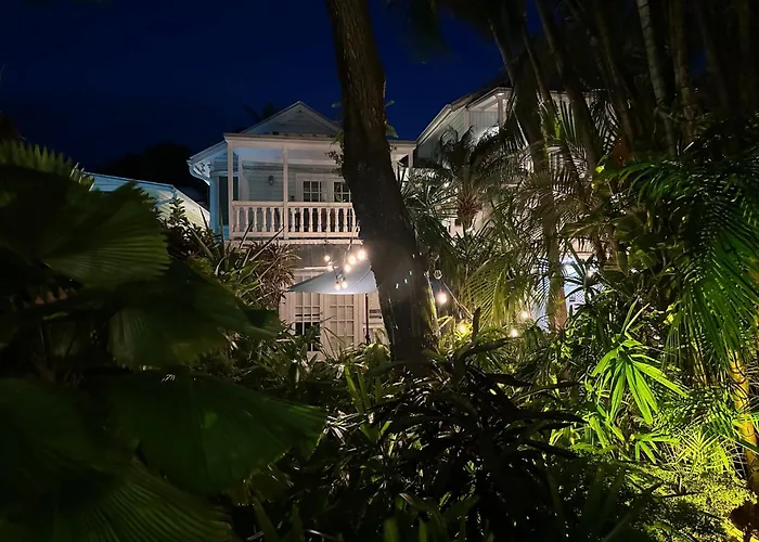 Airport Hotel: Douglas House