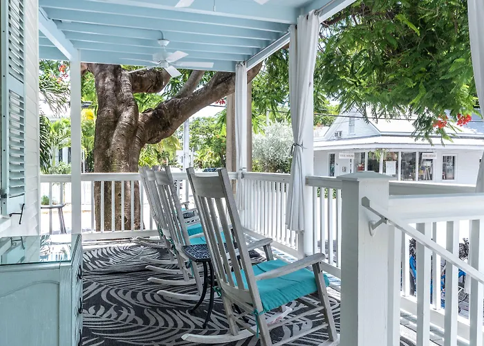 B&B only: The Porch On Frances Inn - Adults Exclusive